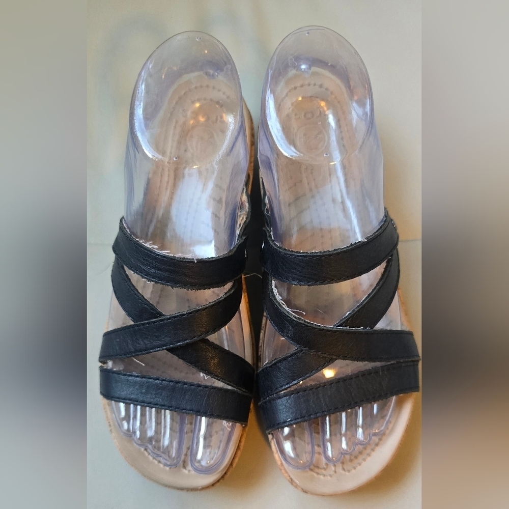 CROCS A-Leigh Womens Size 7 Black Wedge Cork Heel Slip On Strappy Sandals - Picture 2 of 10